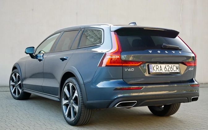 Volvo V60 Cross Country cena 164900 przebieg: 104604, rok produkcji 2020 z Kraków małe 742